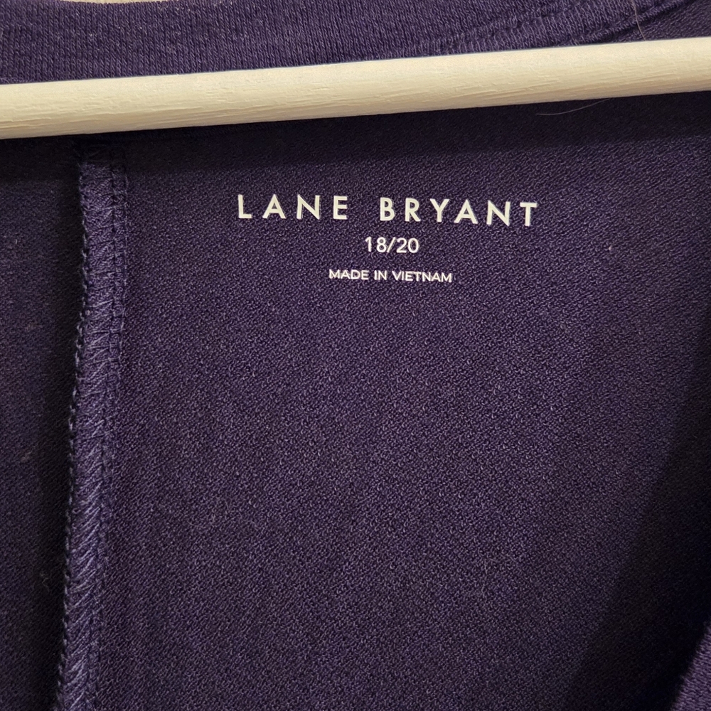 Lane Bryant Navy Blue V-Neck Swinger Style Tee With Ruched Sleeves - Picture 2 of 4